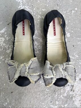 Prada leather with fabric bow ballet flats